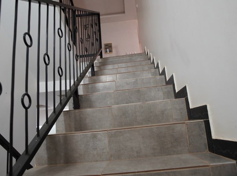 Villa a louer Allee des Milliardaires Saly5 scaled