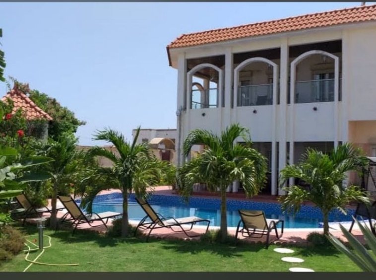 Villa de Grand Standing meublee avec piscine a Louer a Saly2