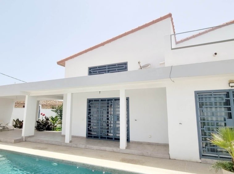 villa meublee avec piscine a louer a ngaparou 11 1