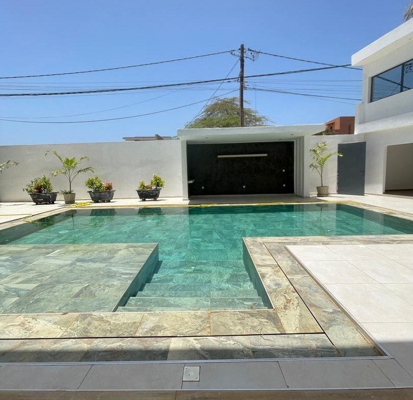 Villa R2 avec piscine a vendre a Ngaparou 1