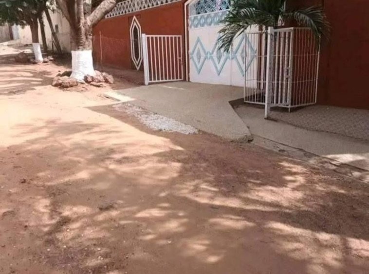 Villa à vendre en angle à Saly (à 250 m de la plage)