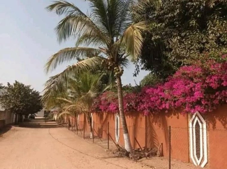 Villa à vendre en angle à Saly (à 250 m de la plage)3