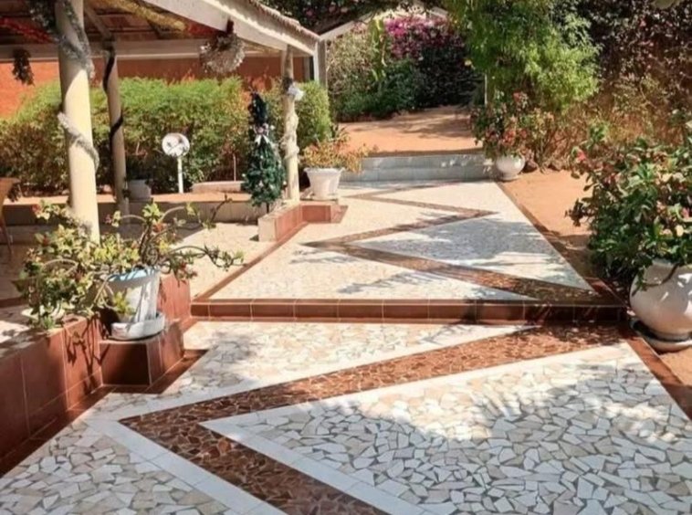 Villa à vendre en angle à Saly (à 250 m de la plage)5