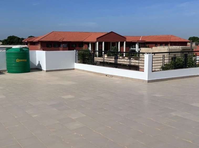 Villa meublee avec piscine a vendre a Ngaparou derriere le centre commercial1