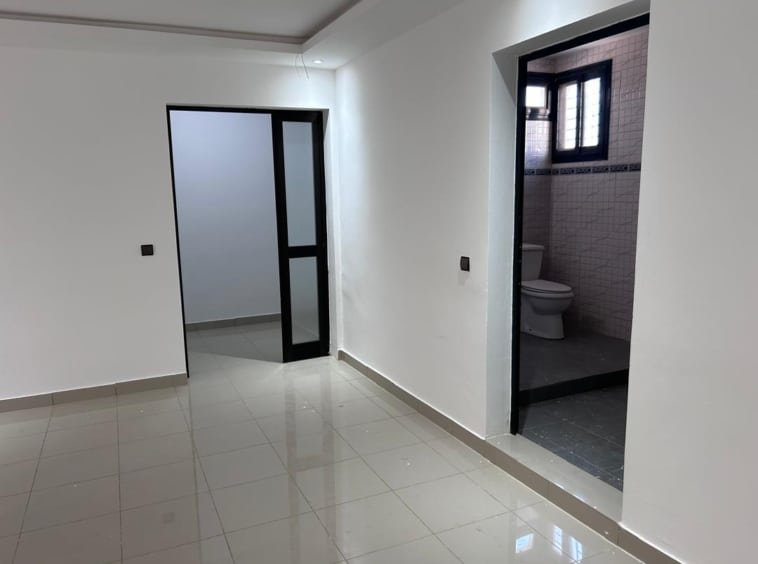 Villa meublee avec piscine a vendre a Ngaparou derriere le centre commercial3