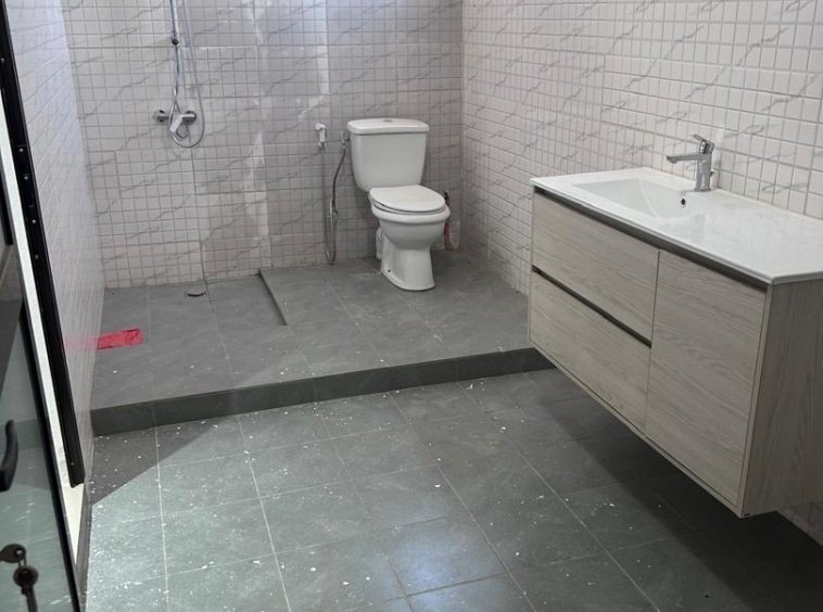 Villa meublee avec piscine a vendre a Ngaparou derriere le centre commercial4