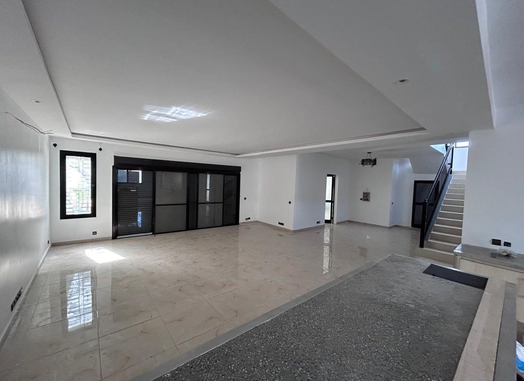 Villa meublee avec piscine a vendre a Ngaparou derriere le centre commercial6