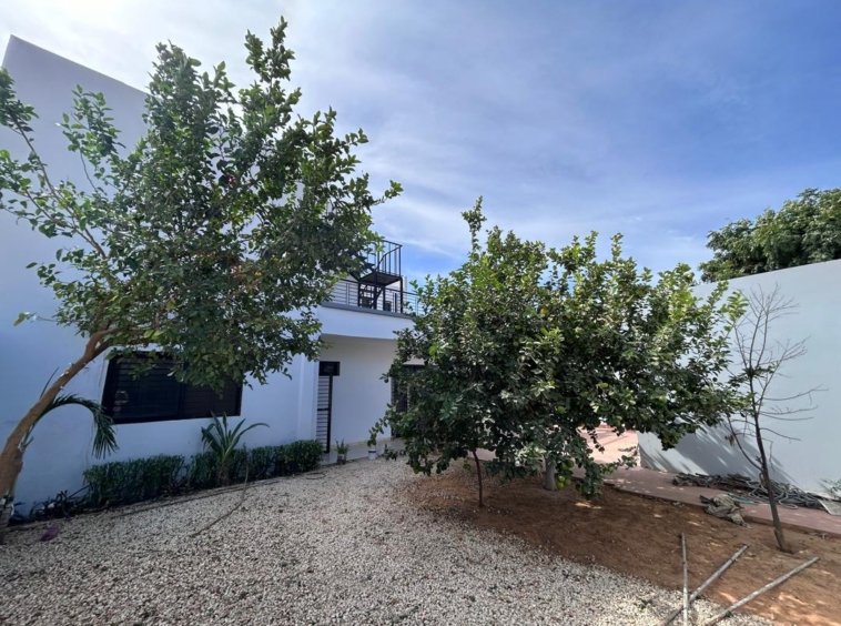 Villa meublee avec piscine a vendre a Ngaparou derriere le centre commercial9