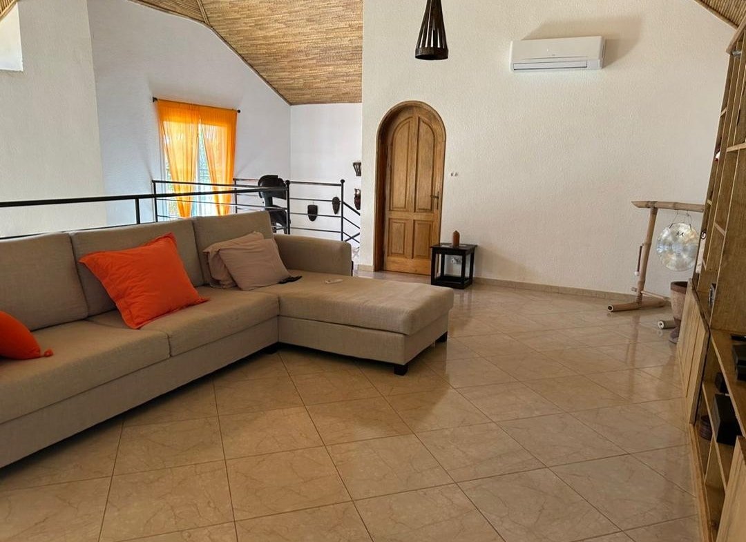 Villa meublee avec piscine a vendre a Ngaparou – Derriere Saly Center.10