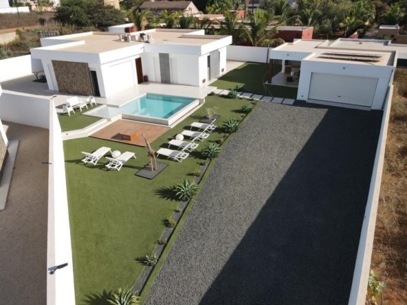 Villa meublee avec piscine a vendre a Somone26
