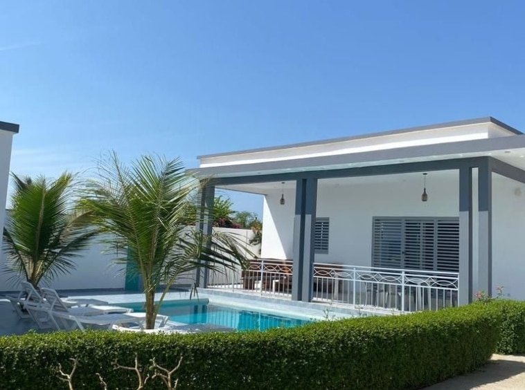 villa meublee avec piscine a vendre a somone