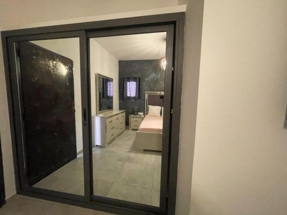 Superbe villa bien placée meublé avec piscine à vendre à Nguerigne10