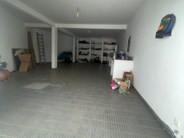 Superbe villa bien placée meublé avec piscine à vendre à Nguerigne2