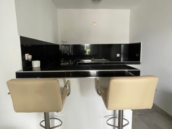 Superbe villa bien placée meublé avec piscine à vendre à Nguerigne4 Copie