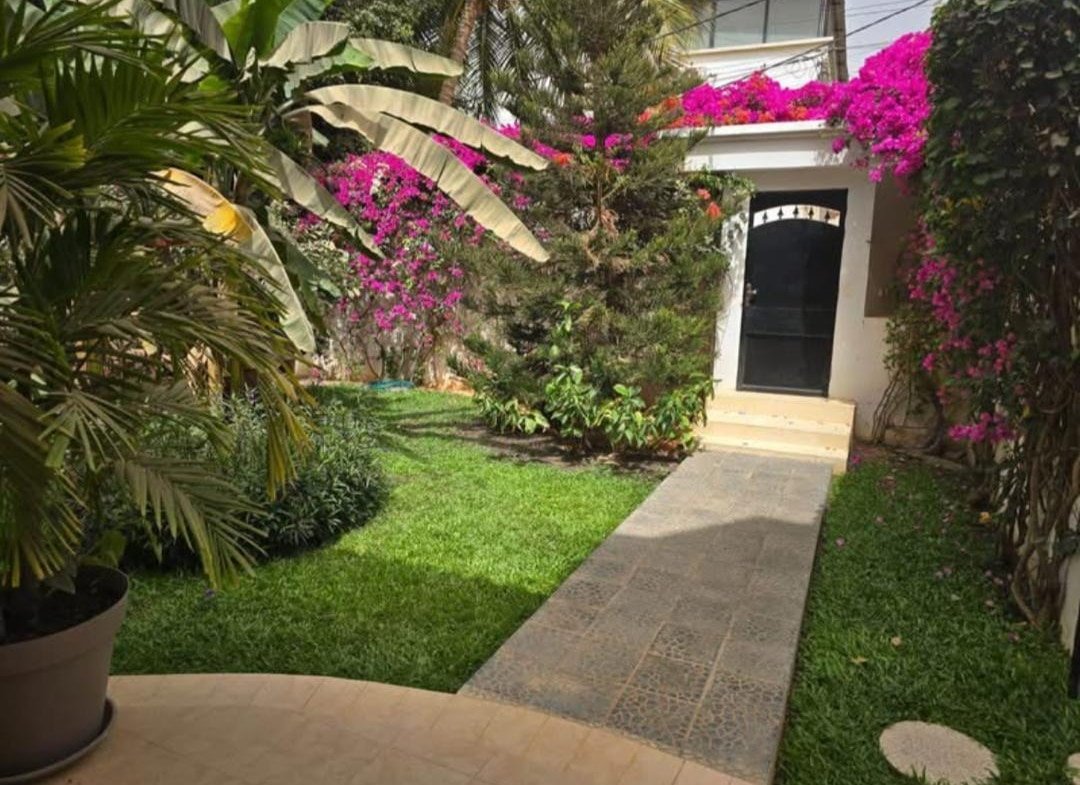 Villa de prestige à vendre aux Almadies1