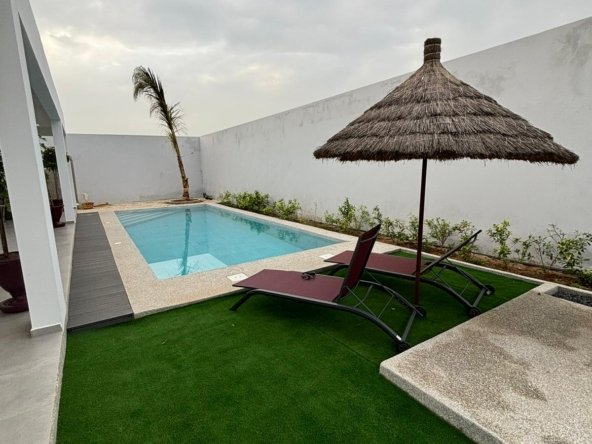 Villa meublée avec piscine à louer à Nguerigne27