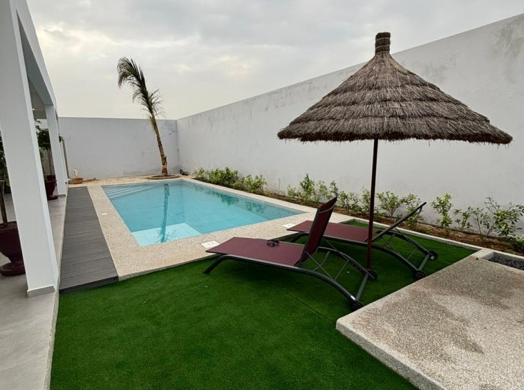 Villa meublée avec piscine à louer à Nguerigne27