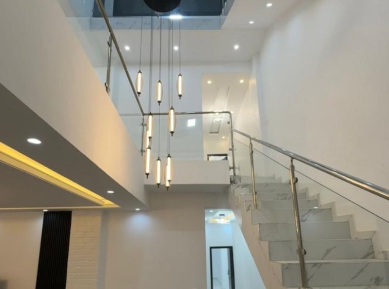 Villa neuve avec piscine et énergie solaire à louer à Canda (8)